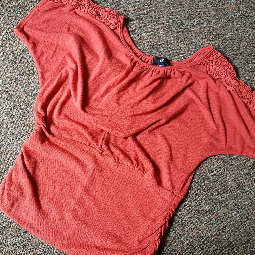Short sleeve sweater